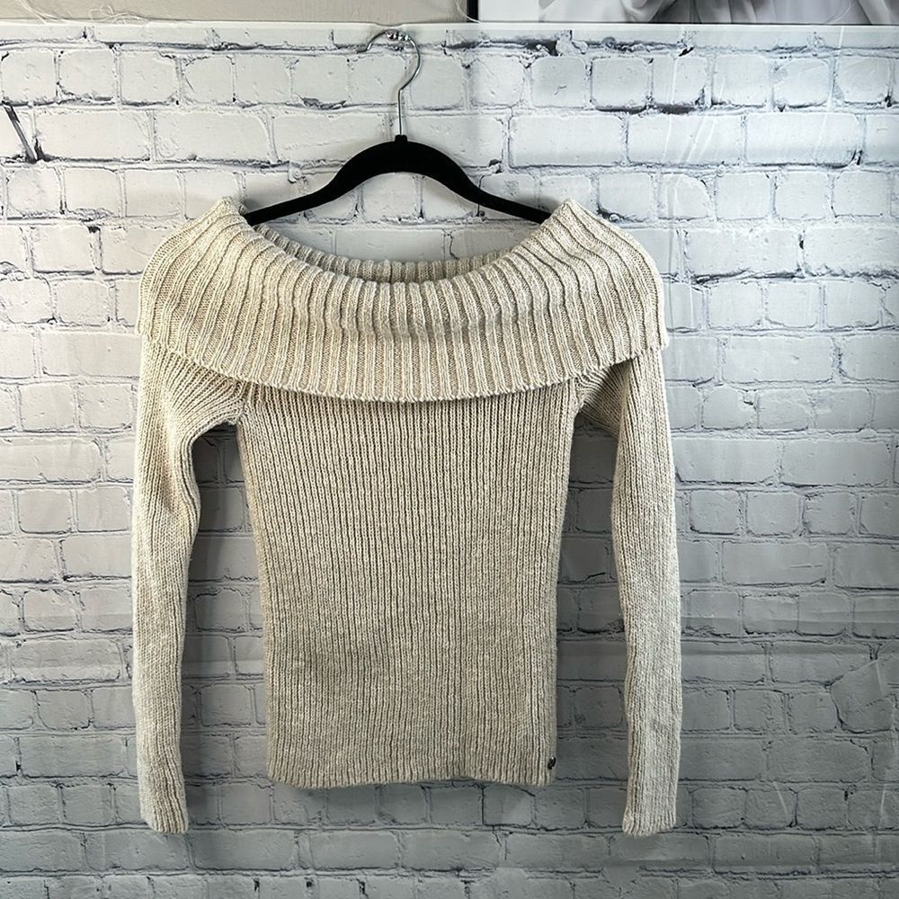 🧥 Hollister Tan Off-the-Shoulder Cable Knit Sweater - Size Extra Small